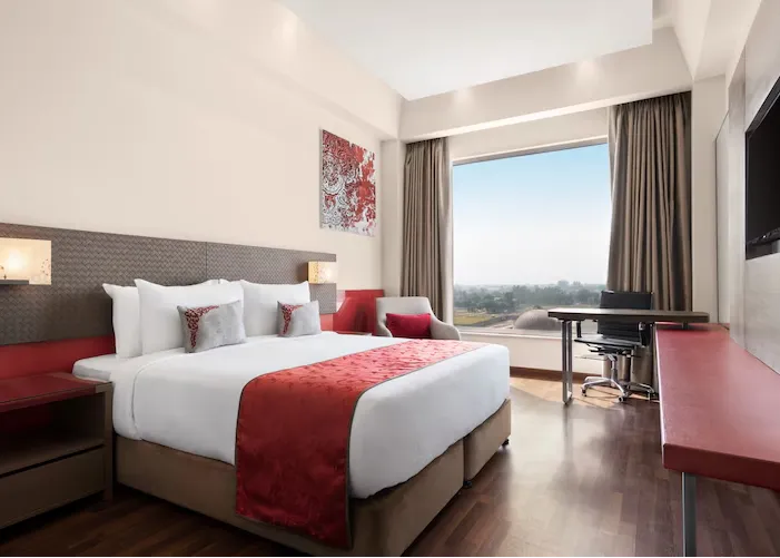 1 Queen Bed Smoking Room