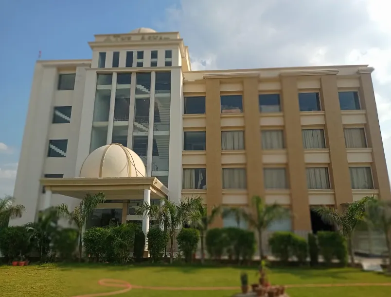 8fol-by-LaRiSa-Basti-Facade