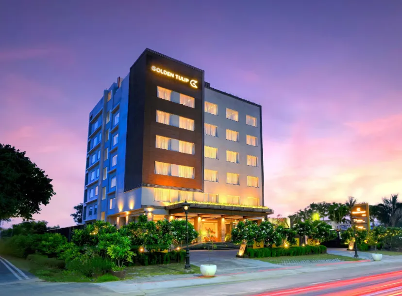 Golden-Tulip-Agra-Facade