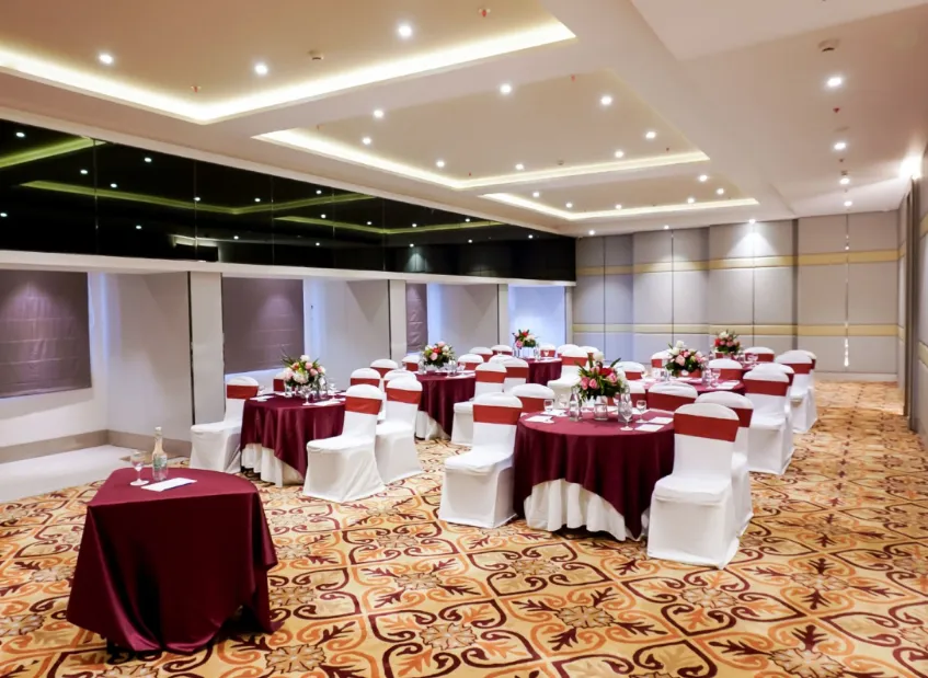 Golden-Tulip-Hotel-Lucknow-banquet