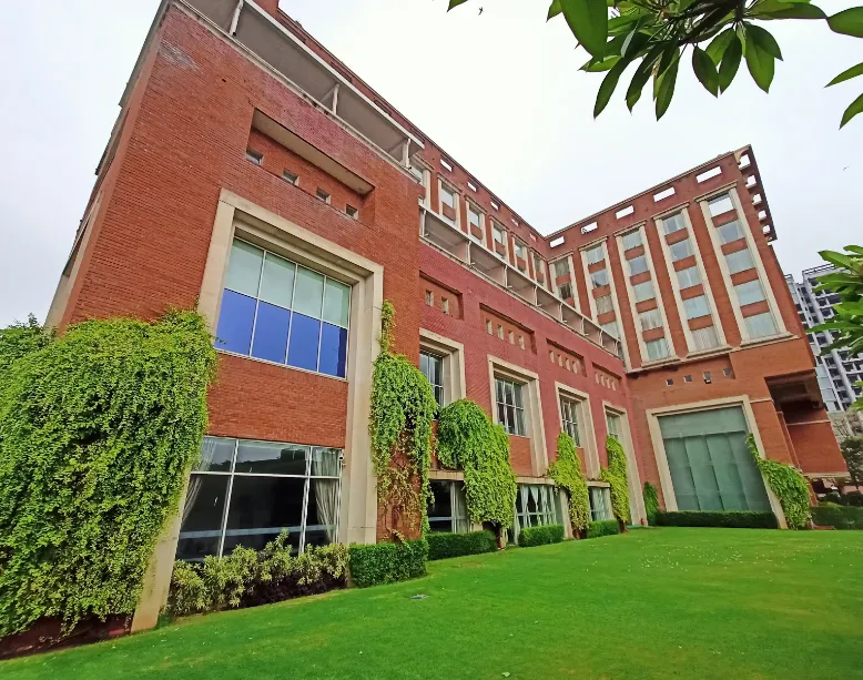Hotel Royal Orchid Jaipur entrance with exterior façade and driveway area