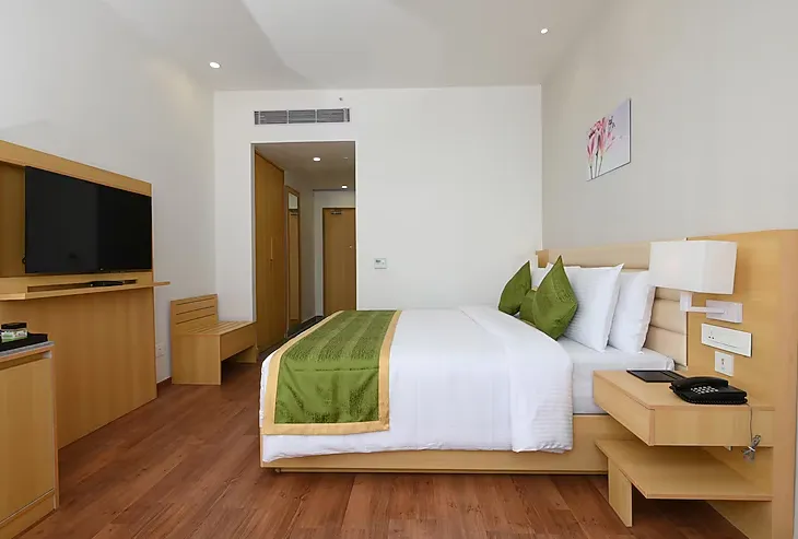 Hotel_Pushkara_Sarovar_Portico_1doublebed_room