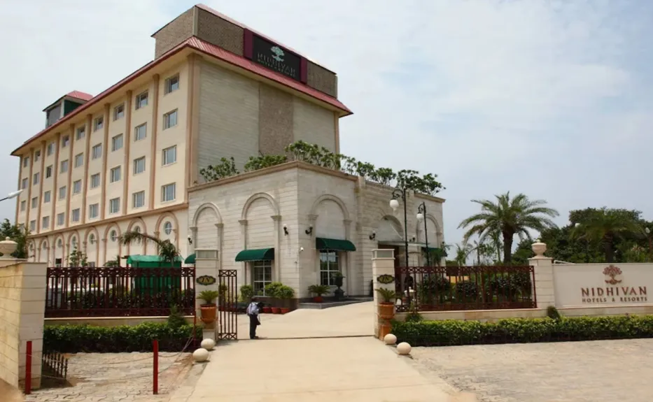 Entrance of Nidhivan Sarovar Portico Vrindavan displaying exterior structure and main doorway