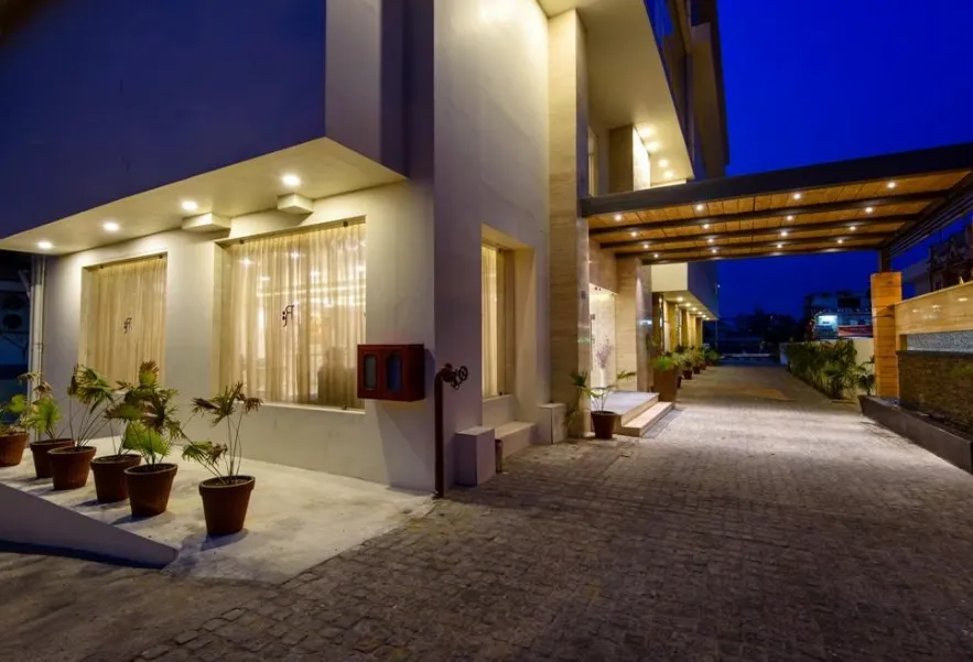 Regenta-Central-Jaipur-entrance