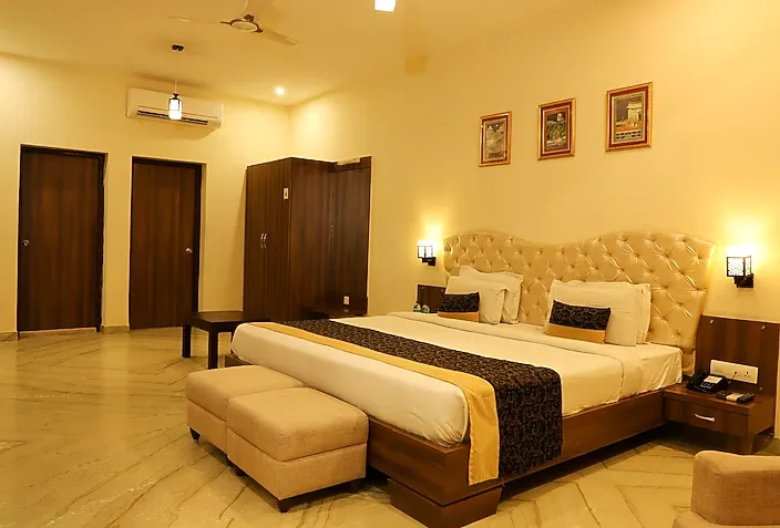 Regenta-Central-Mewargarh-udaipur-luxury-suite-lake-view