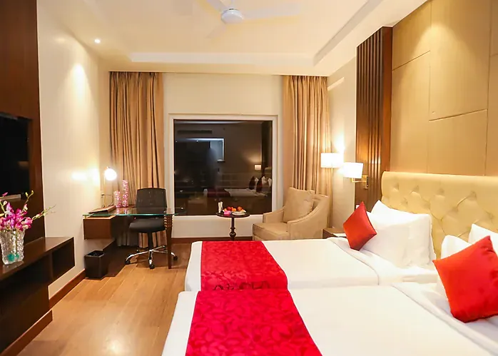 Regenta-Place-Jhansi-executive-room-with-city-view