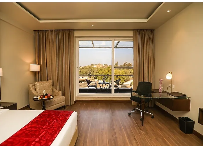 Regenta-Place-Jhansi-superior-room-fort-view