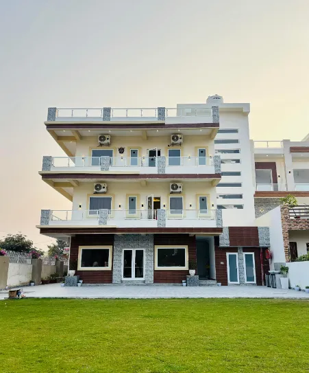 Rk-hotel-pryagraj-facade