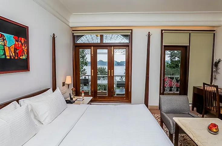 Saptapuri-Varanasi-by-REGENTA-gangaviewroom-with-private-balcony