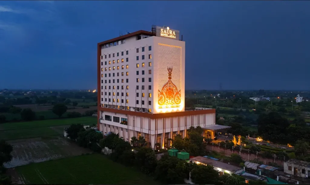Saura-Hotel-Agra-A-Club-Mahindra-Associate-facade