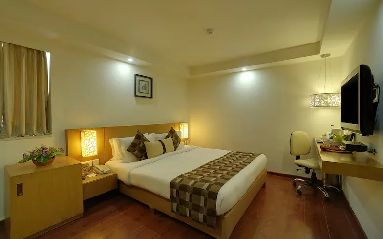 Guest room interior at Siamton Inn – A Cygnett Collection, Kolkata with modern décor