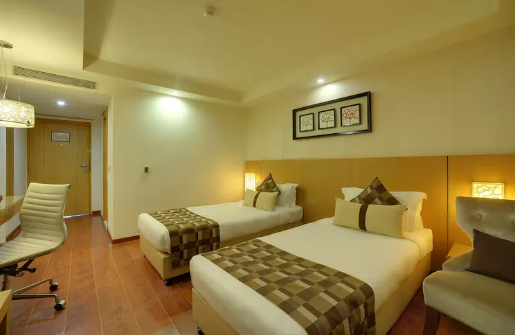 Guest room interior at Siamton Inn – A Cygnett Collection, Kolkata with modern décor