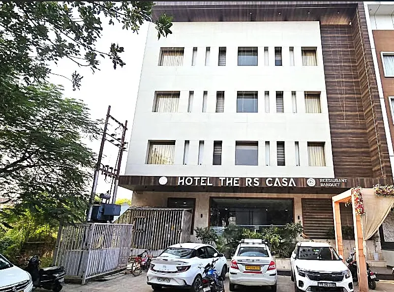 The-RS-Casa-Hotel-Agra-facade