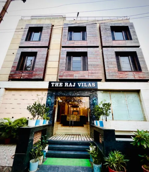 The-Raj-Vilas-Agra-facade