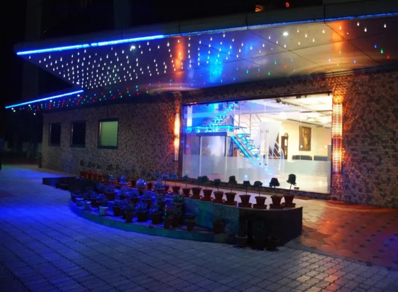 Entrance view of Wingston A Treehouse Hotel Mathura showing exterior structure and main access