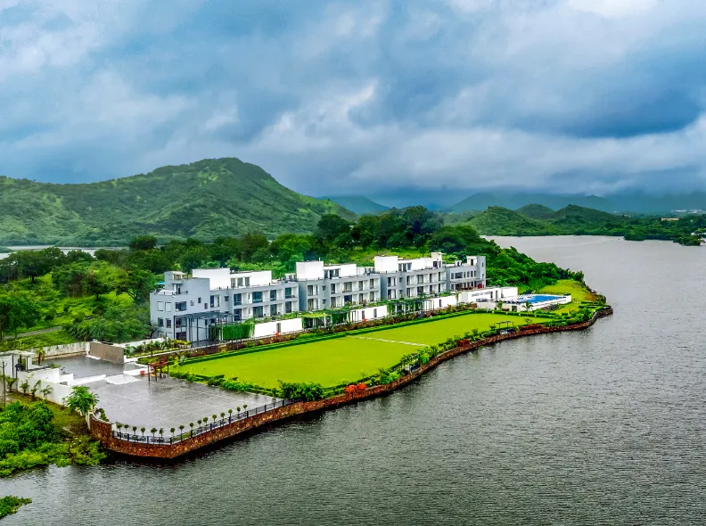 Zana-Lake-Resort-Udaipur-facade
