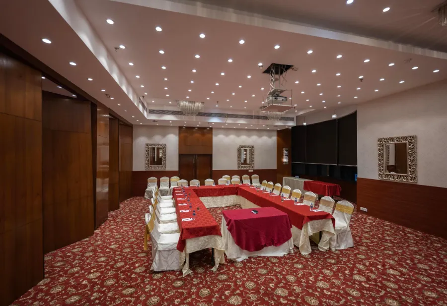 golden_tulip_conference_room