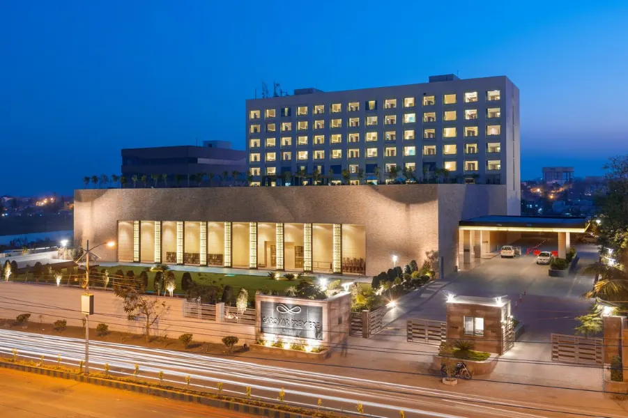 Balaji-Sarovar-Premiere-Solapur-facade