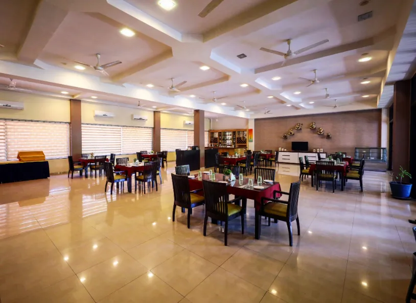 Blue-Ocean-The-Fern-Resort-Spa-Ganpatipule-restaurant