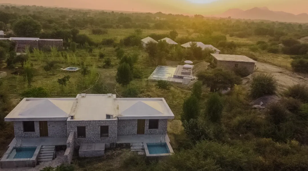 Clarks-Safari-Jawai-facade