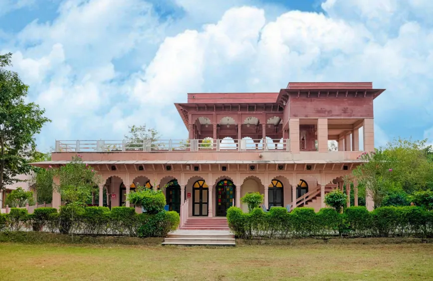 Club-Mahindra-Bharatpu-facade