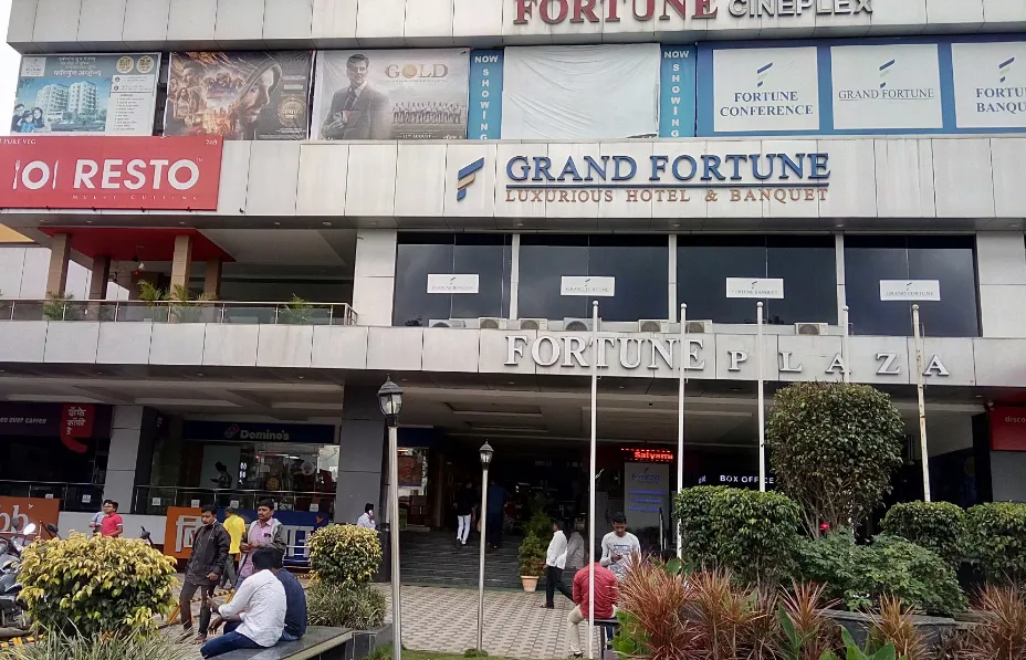Hotel-Grand-Fortune-Beacon-entrance