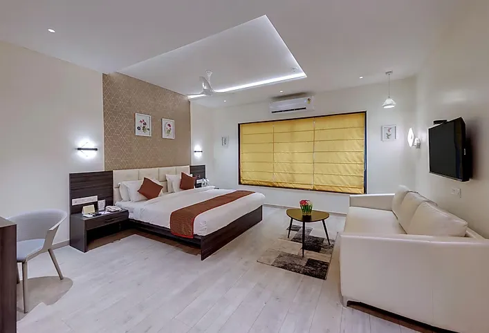 Hotel-Grand-Fortune-Beacon-executive-suite-room