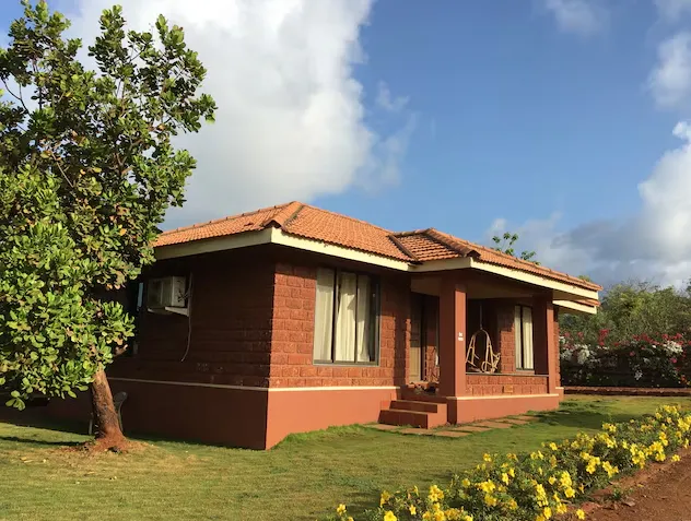 Mango-Village-Resort-Guhagar-deluxe-room-gardenview