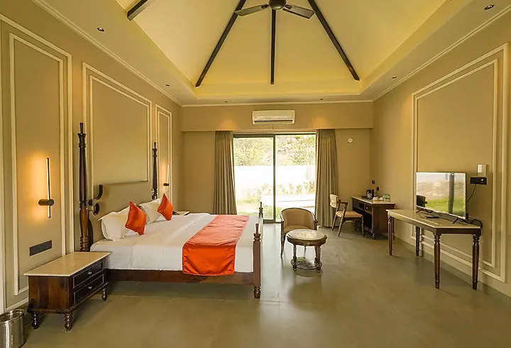 One-Earth-A-Leopard-Park-Jawai-luxurysuite-with-plungepool