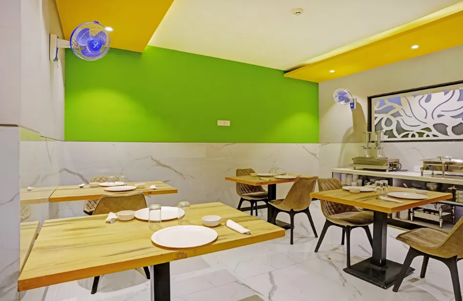 Prime-Grand-Hotel-Andheri-restaurant