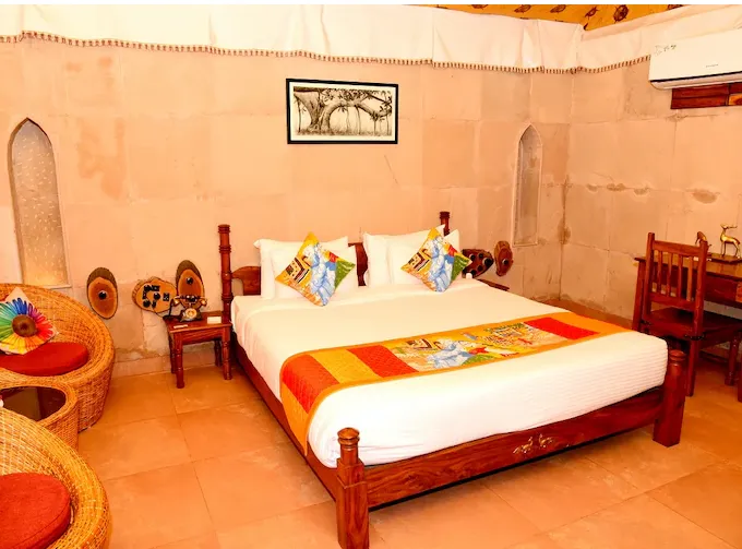 Maharani Cottage interior at Puratan Qila Ranthambore showing spacious décor and arranged furnishings