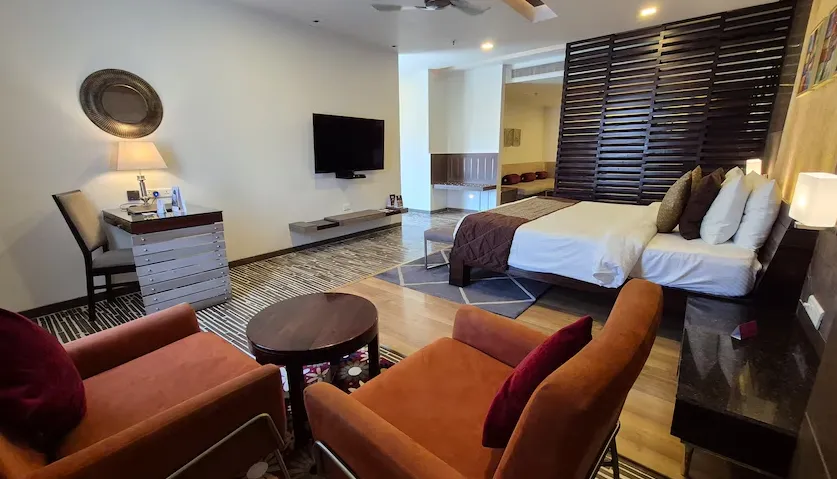 Ramada-by-Wyndham-Ajmer-1kingbed-suite-smoking