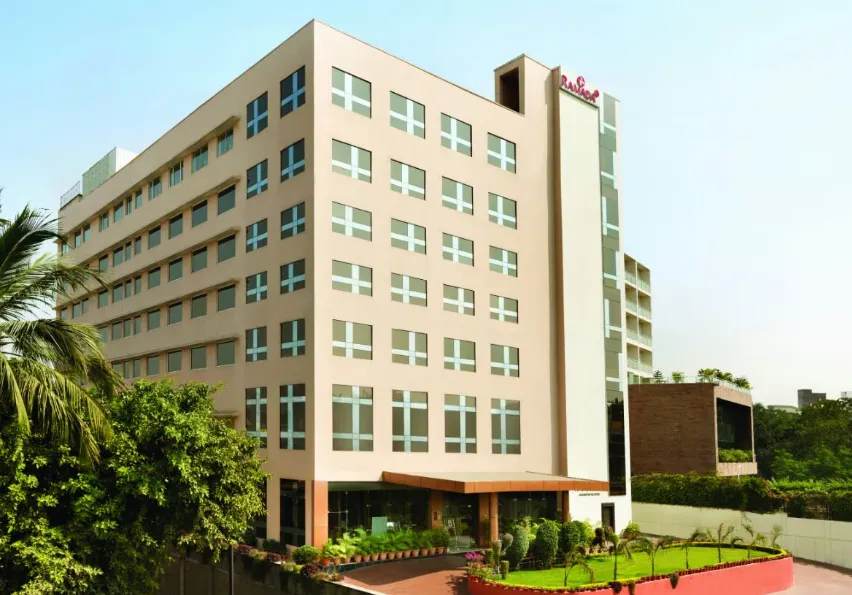 Ramada-by-Wyndham-Jamshedpur-facade