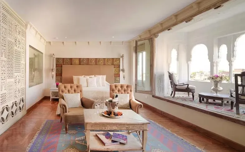 Rawla-Narlai-Luxury-Heritage-Hotel-Kumbhalgarh-grandheritage-suite-with-bathtub