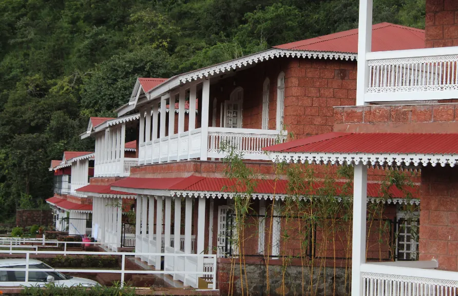 Regenat-Place-Greenleaf-Mahabaleshwar-entrance