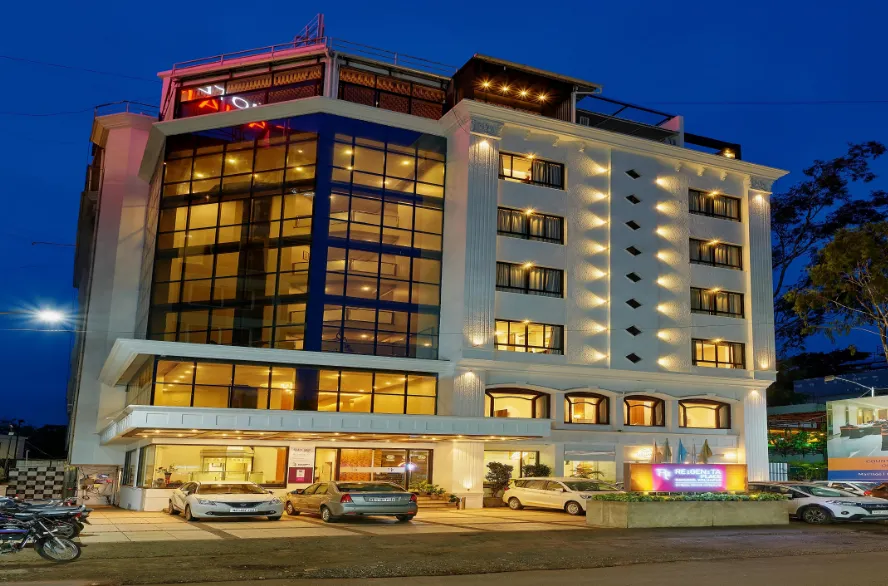 Regenta-Place-Raysons-Kohlapur-facade