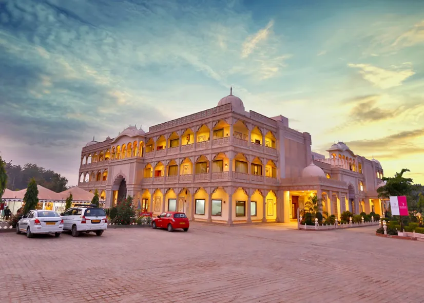Regenta-Resort-Vanya-Mahal-Ranthambore-facade