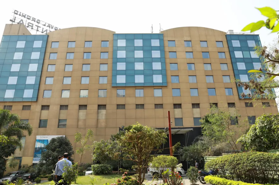 Royal-Orchid-Central-Pune-entrance