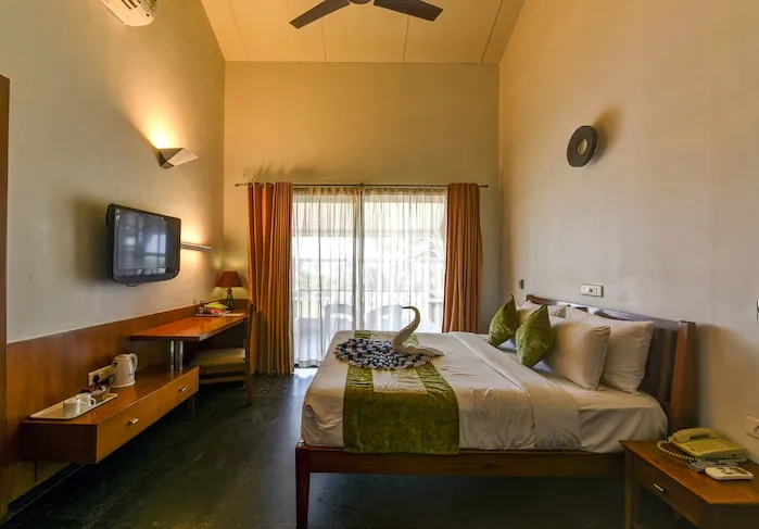 Soma-Vine-Village-Nashik-deluxe-room-gardenlake