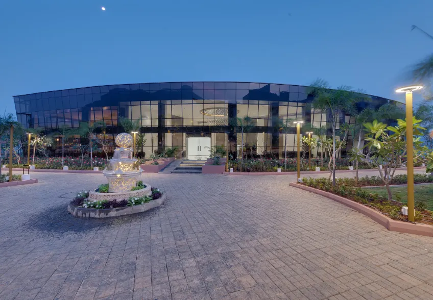 The-Fern-Heaven-on-The-Hills-entrance