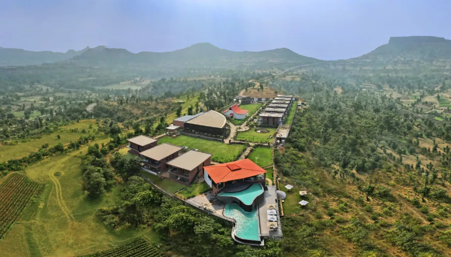 The-Fern-Heaven-on-The-Hills-facade