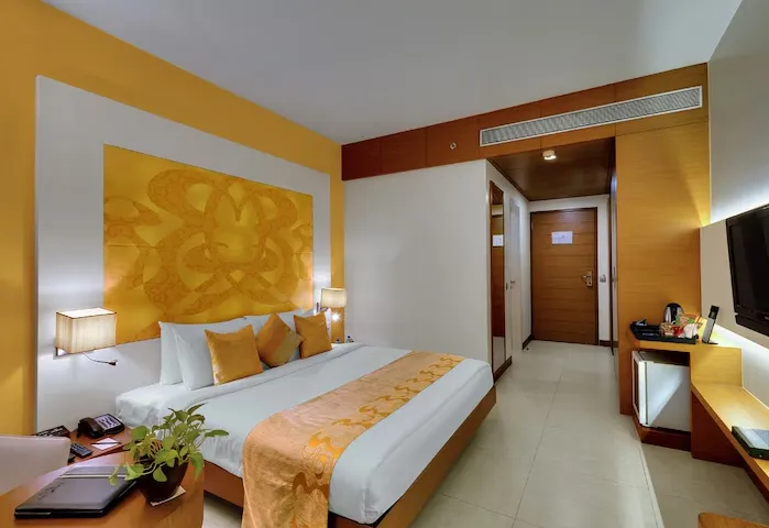 The-Fern-Residency-Chembur-winter-green-room