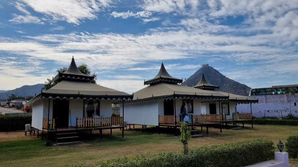 The-Glorious-Hills-Resort-Pushkar-facade