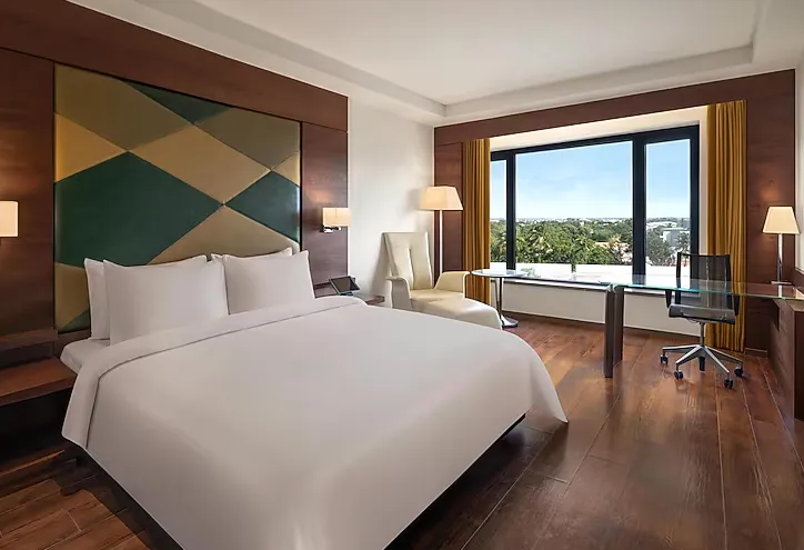 The-Residency-Towers-Coimbatore-executive-deluxe-pool-view