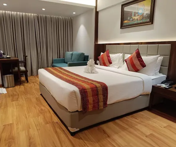 Valley-View-Beacon-Resort-Mahabaleshwar-premium-deluxe-room