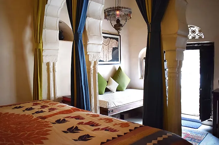 Vedaaranya-Haveli-heritageroom