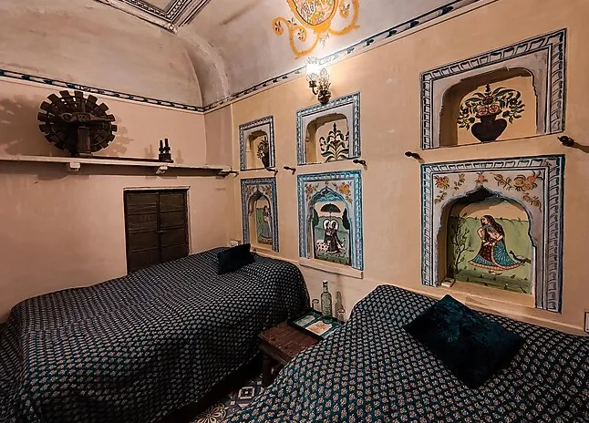 Vedaaranya-Haveli-standardroom