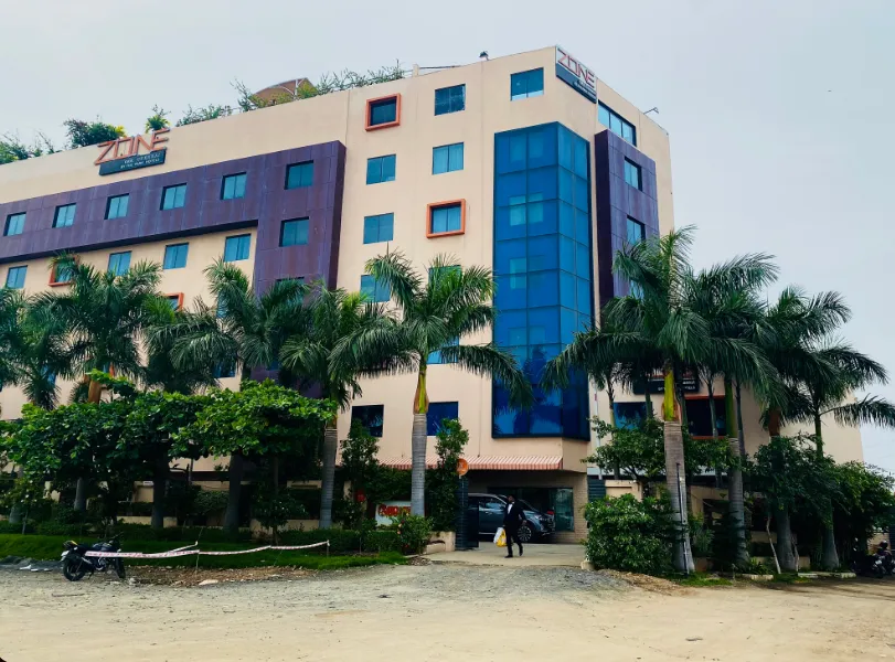 Zone-by-The-Park-Hotel-Chennai-entrance