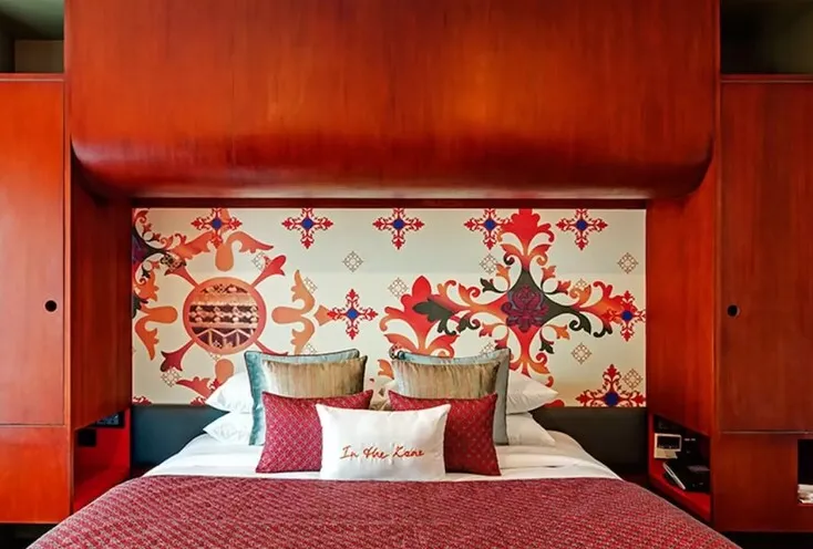 Zone-by-The-Park-Hotel-Chennai-suite-celebration