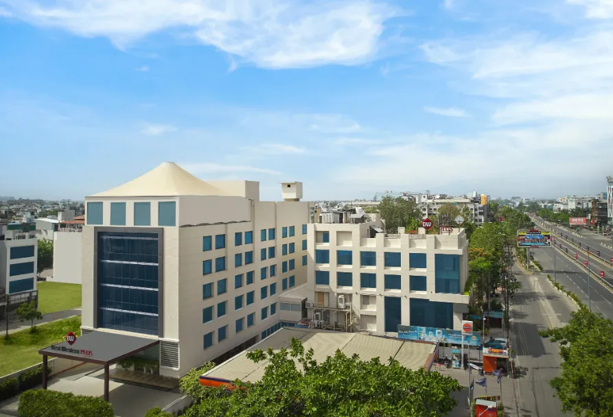 Best-Western-Plus-Indore-entrance